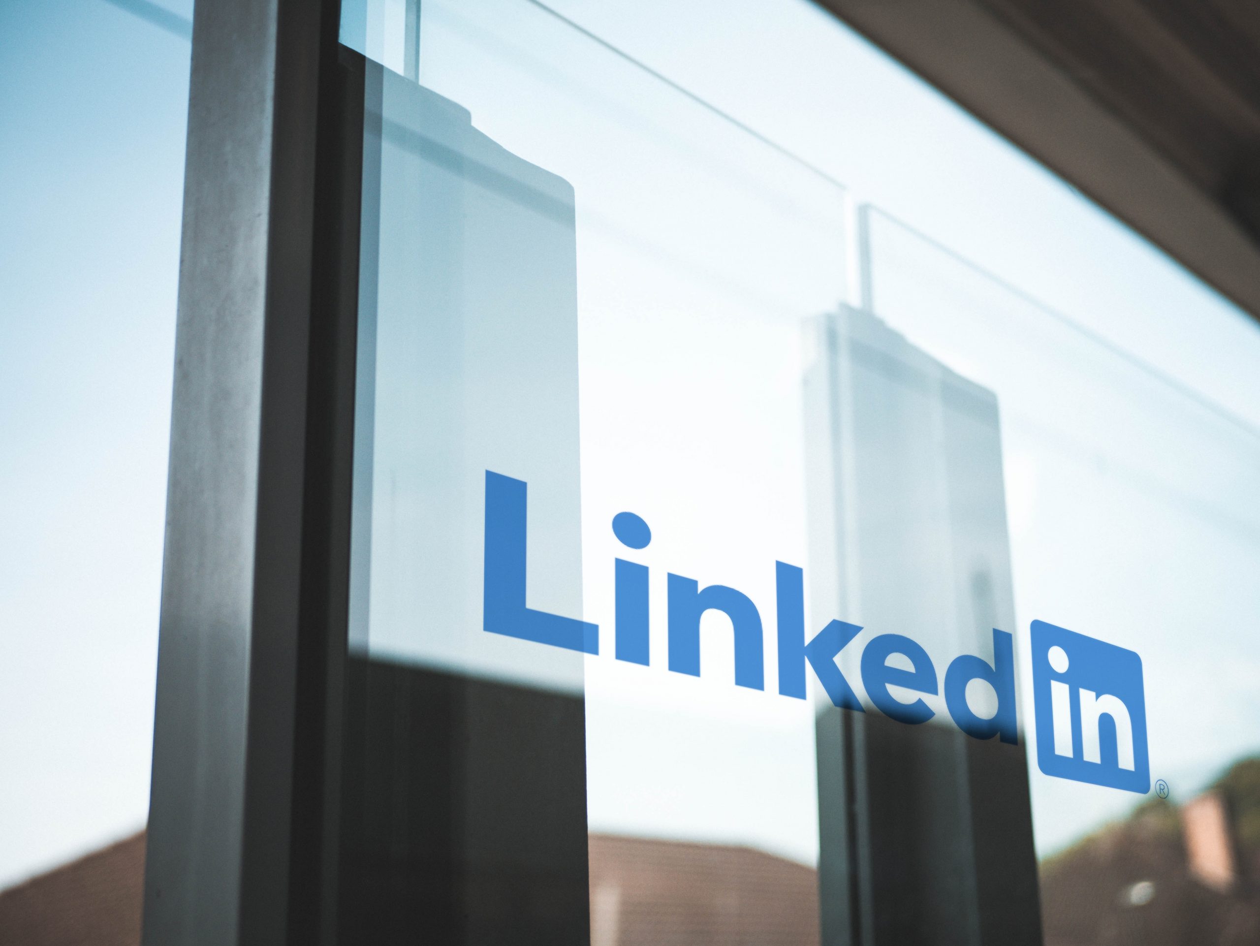 Kaip aprašyti Linkedin nuotrauką